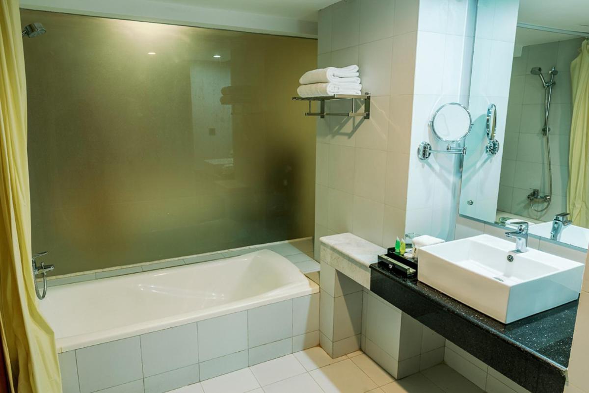 Best Western Heritage Кокс Базар Екстериор снимка